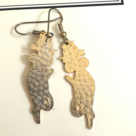 Vintage Cat Earrings Gold-tone Metal w/ Pink Enamel Red Bow Pierced Earrings EUC - Picture 4 of 4